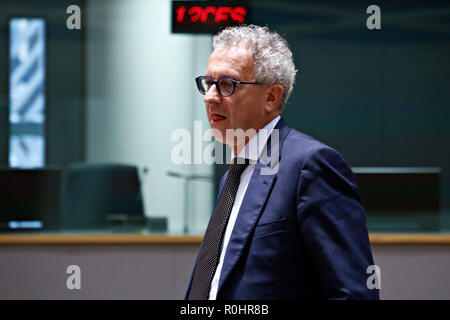 Bruxelles, Belgio. 5 novembre 2018. Il Ministro delle finanze del Lussemburgo, Pierre Gramegna assiste nell'Eurogruppo dei ministri delle finanze riuniti presso la sede centrale dell'UE. Alexandros Michailidis/Alamy Live News Foto Stock