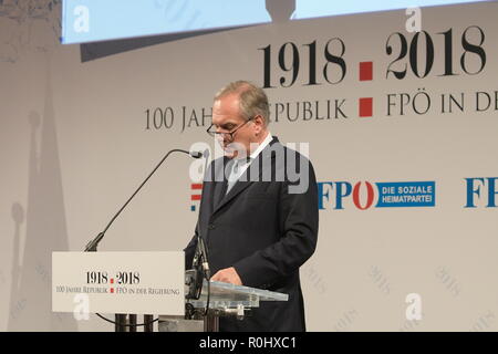 Vienna, Austria. 5th novembre 2018. Il Freedom Education Institute, il FPÖ e il Freedom Parliaman Club hanno invitato al simposio e alla cerimonia '1918 - 2018: 100 anni di repubblica. La foto mostra Walter Rosenkranz, presidente del club del FPÖ. Credit: Franz PERC / Alamy Live News Foto Stock