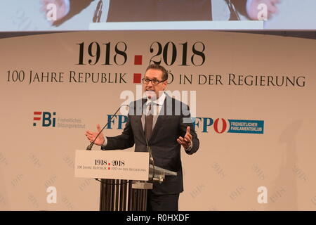 Vienna, Austria. 5th novembre 2018. Il Freedom Education Institute, il FPÖ e il Freedom Parliaman Club hanno invitato al simposio e alla cerimonia '1918 - 2018: 100 anni di repubblica. La foto mostra Heinz Christian Strache (FPÖ). Credit: Franz PERC / Alamy Live News Foto Stock