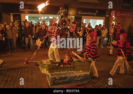 Lewes, Inghilterra. 5 Novembre 2018,Lewes notte dei falò è il più grande 5 novembre celebrazioni in tutto il mondo, Inghilterra.© Jason Richardson / Alamy Live News Foto Stock