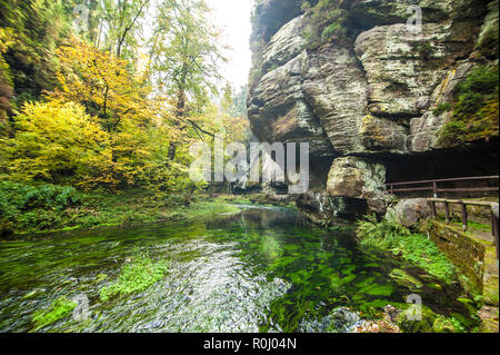 Una vista pittoresca del Hrensko National Park, situato nella Svizzera boema, Repubblica Ceca Foto Stock