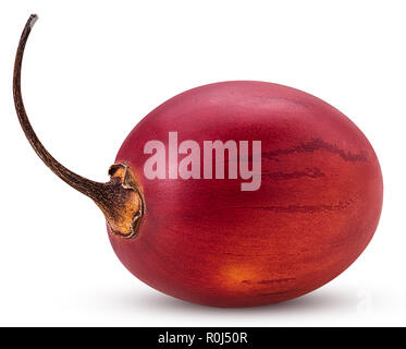 Dolce fresco tamarillo isolato isolato su sfondo bianco. Percorso di clipping. Massima profondità di campo. Foto Stock