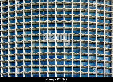 Punto centrale alto edificio a Londra, Inghilterra, Regno Unito. 33 piani di torre in stile Brutalist, 1966. Dettaglio Foto Stock