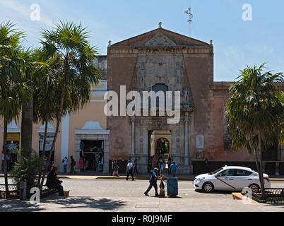 Ingresso della casa di montejo, museo, dal 1549, fondatore della città di Merida, Francisco de Montejo, Merida, Messico. Foto Stock