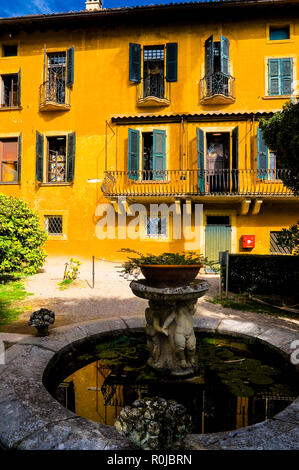 Italia Lombardia Gardone Riviera Vittoriale giardino privato - Foto Stock