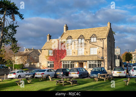 La campana a Stow Inn at Stow on the Wold, Cotswolds, Gloucestershire, Inghilterra Foto Stock