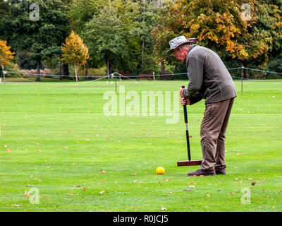 Riproduzione di croquet, Bakewell Ricreazione Terra, Bakewell, Derbyshire Foto Stock