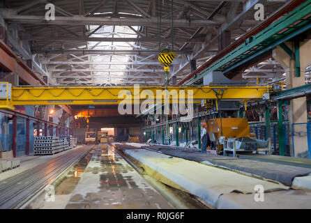 Creazione di blocco dipartimento al materiale di costruzione fabbrica ZHBI-5, Tyumen. La Russia Foto Stock