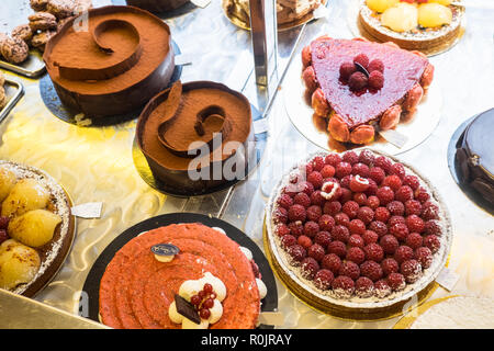 Au Poussin Bleu,pasticceria,patisserie,macaron,amaretto, torta,negozi,a,centro,d,Toulouse,città,Haute-Garonne,sud,d,Francia,Occitanie,francese,l'Europa,Unione Foto Stock