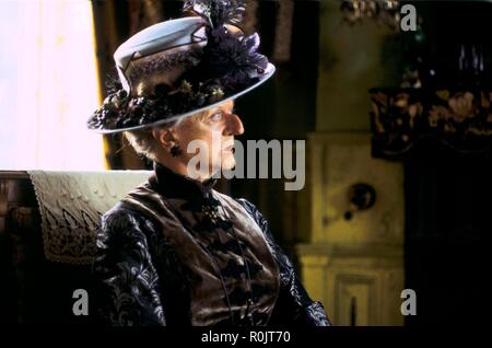 Pellicola originale titolo: NANNY MCPHEE. Titolo inglese: NANNY MCPHEE. Anno: 2005. Direttore: KIRK JONES. Stelle: ANGELA LANSBURY. Credito: Universal Pictures / Album Foto Stock