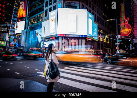 Non spostare! - Times Square di New York Foto Stock