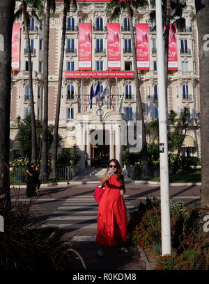 AJAXNETPHOTO. 2018. CANNES, Francia. - COTE D'AZUR RESORT HOTEL - Facciata del famoso HOTEL CARLTON. Foto:JONATHAN EASTLAND/AJAX REF:GX8 180310 747 Foto Stock