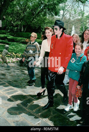 Michael Jackson, Lisa Marie Pressley Jackson ÉÉ.. Evento nella vita di Hollywood - California, Stati Uniti d'America, industria cinematografica, celebrità, fotografia, Bestof, arte cultura e intrattenimento, Topix celebrità moda, migliori della vita di Hollywood, moquette rossa e dietro le quinte, movie celebrità, personaggi televisivi, musica celebrità, Topix, Bestof, arte cultura e intrattenimento, verticale, una persona, fotografia, #Celebrity #Hollywood #RedCarpet #attore #attrice #famousCelebrity #HollywoodEvent #TsuniUSA #CelebrityPhotography, moda inchiesta tsuni@Gamma-USA.com , Tsuni Credito / STATI UNITI D'AMERICA, moda, dall'anno 1993 al 19 Foto Stock
