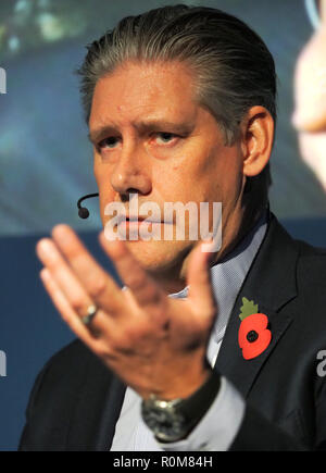 Excel, London, Regno Unito. 5 novembre 2018. Johan Lundgren CEO di easyJet parlando al World Travel Market in Excel, Londra oggi (Mon) Credito: Finnbarr Webster/Alamy Live News Foto Stock