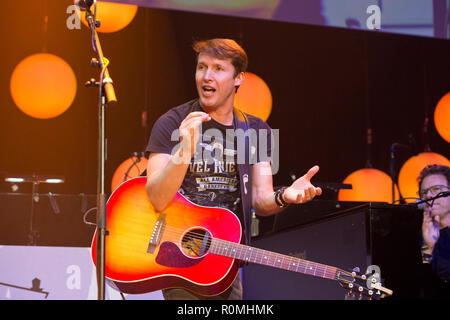 James Blunt, Saenger, musica, concerti, cantando, tappeto rosso, tappeto rosso mostra, 37th sportivo tedesco di premere la sfera nel Alte Oper Frankfurt, 03.11.2018. | Utilizzo di tutto il mondo Foto Stock