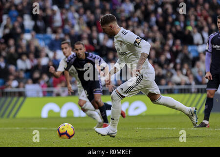 Madrid, Spagna. 3 Novembre, 2018. Real Madrid Sergio Ramos durante La Liga match tra il Real Madrid e il Real Valladolid a Santiago Bernabeu Stadium in Madrid.Punteggio finale: Real Madrid 2 - 0 Valladolid Credito: Legan P. macis/SOPA Immagini/ZUMA filo/Alamy Live News Foto Stock