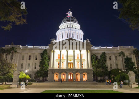 California State Capitol Building, Sacramento, California; vista notturna Foto Stock