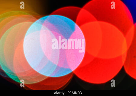 Sfondo bokeh di luminose colorate luci; abstract background Foto Stock
