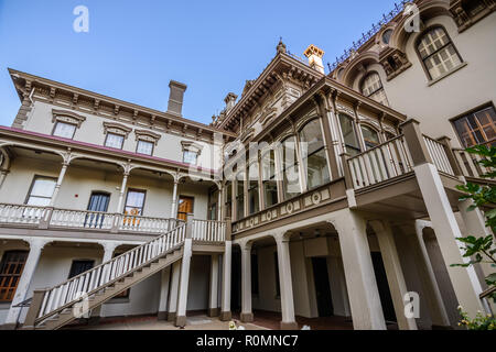 Settembre 23, 2018 a Sacramento / CA / STATI UNITI D'AMERICA - Vista esterna del Leland Stanford Mansion (vista della sezione posteriore) situato nel centro di Sacramento; Foto Stock