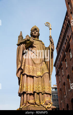 La storica Bischof Ansgar statua in Amburgo Foto Stock