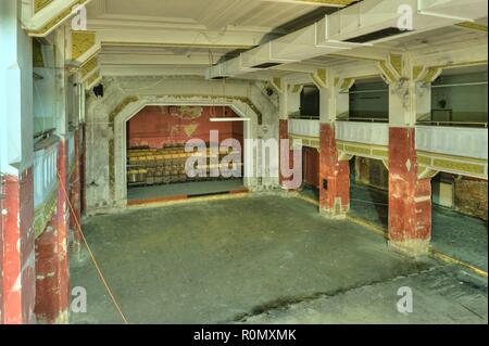 Wien, ehemaliges Mittersteigtheater Mala Strana am Mittersteig - Vienna, ex teatro Mala Strana Foto Stock