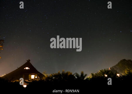 Cielo notturno su Fischland in Germania con la Via Lattea Foto Stock