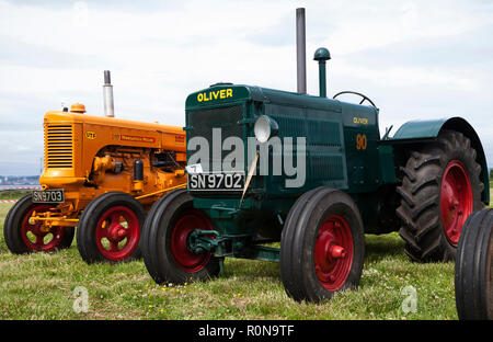 Oliver 90 a Ardarden Garden Center e Farm Shop mostra il trattore vicino a Doncaster. Fabbricato nel 1943 da Oliver Tractor Company of Illinois, USA un Foto Stock