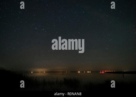 Cielo notturno su Fischland in Germania Foto Stock