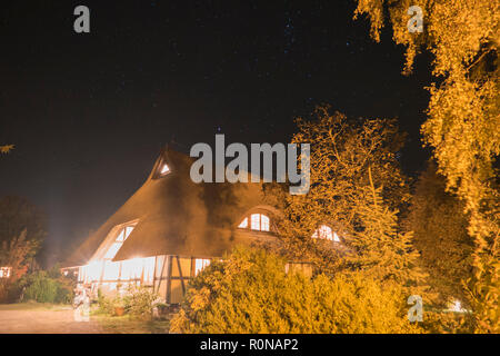 Cielo notturno su Fischland in Germania Foto Stock