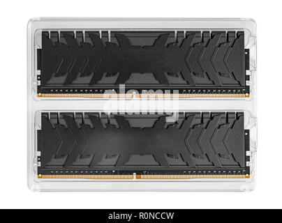 Ram DDR4 moduli di memoria isolate su uno sfondo bianco. Foto Stock