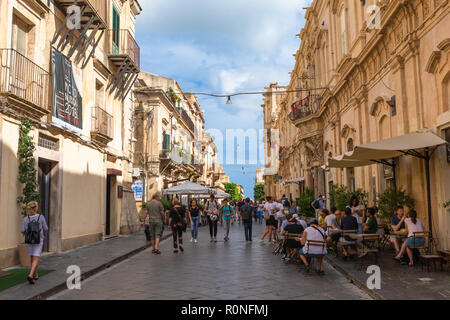 Noto, Italia - 21 Settembre 2018: Street View di Noto, Sicilia, Italia. Foto Stock