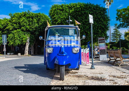 Noto, Italia - 21 Settembre 2018: straordinario veicolo per visite guidate della città. Noto, Sicilia, Italia. Foto Stock