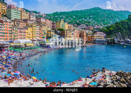 CAMOGLI, Italia - SET 9, 2018: La località turistica di Camogli sulla Riviera Italiana nella Città Metropolitana di Genova, liguria, Italy Foto Stock