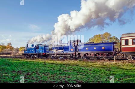 Caledonian speciale treno ferroviario con motori 419 & 828 & Caledonian allenatori di Bo'ness & Kinneil Railway Gala vapore 2018 Bo'ness Falkirk Regno Unito Scozia Foto Stock