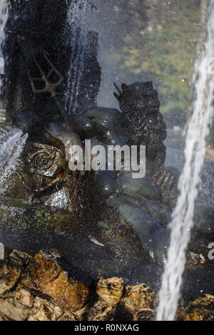 Frammento della Bailey Fontana nel Grand Army Plaza, Brooklyn. Nettuno lounging nella fontana di piscina. Foto Stock