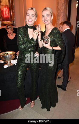 Berlino, Germania. 05 Nov, 2018. Julia Meise und Nina Meise bei der Aftershow Party der 21. Busche Gala 2018 im Hotel de Rome. Berlino, 05.11.2018 | Utilizzo di credito in tutto il mondo: dpa/Alamy Live News Foto Stock