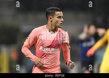 Milano, Italia. 6 Nov 2018. Philippe Coutinho di Barcellona durante la UEFA Champions League match tra Inter e Milan e Barcellona allo Stadio San Siro di Milano, Italia il 6 novembre 2018. Foto di Giuseppe mafia. Credit: UK Sports Pics Ltd/Alamy Live News Foto Stock