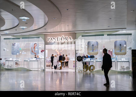 Pandora shopping centre discount