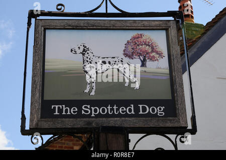 The Spotted Dog inn segno, Flamstead, Hertfordshire. Foto Stock
