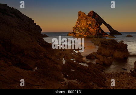 Bow fiddle rock Scozia sulla costa di Moray Foto Stock