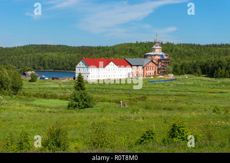 Santa Trinità Anzersky monastero del monastero di Solovki su un isola Anzer (Russia, regione di Arkhangelsk, Solovki) Foto Stock