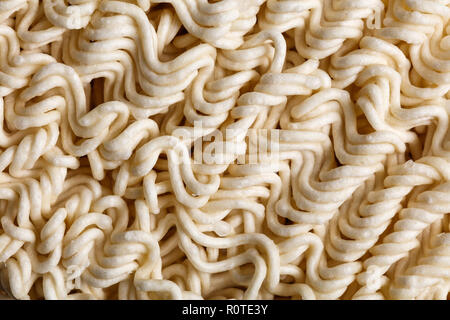 Un fast food secca Tagliatelle per lo sfondo, vicino. Foto Stock