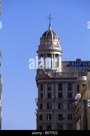 EDIFICIO DE SEGUROS ALLIANZ ANTIGUO EDIFICIO LA ADRIATICA CONSTRUIDO EN 1928 ESTA SITUADO EN LA CALLE GRAN VIA 39 ESQUINA CON LA Plaza de Callao. Autore: SAINZ DE LOS TERREROS LUIS. Location: Edificio LA ADRIATICA. Spagna. Foto Stock