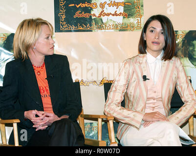 Premere il tasto Conferenza per la Fondazione Sabera lancio negli Stati Uniti presso il CAA (artista creativa agenzia) a Los Angeles. Ottobre 10, 2002. - Foto Stock