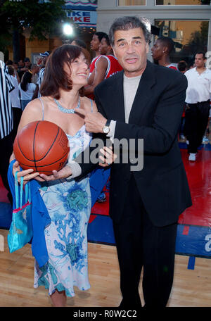 Robert Foster e Caterina e bello che pongono alla premiere di come Mike al Westwood Theatre di Los Angeles. Giugno 27, 2002. - Fo Foto Stock