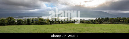 Viste del Lough Leane oltre Mahony punto, Parco Nazionale di Killarney, Irlanda, Europa Foto Stock