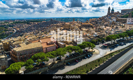 Antenna. Caltagirone è una città e comune della città metropolitana di Catania, sull'isola di Sicilia, Italia meridionale. Foto Stock