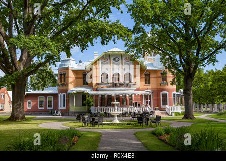 PARNU, Estonia - 15 agosto 2016 : Villa di lusso (manor house e resort di stile moderno. Foto Stock