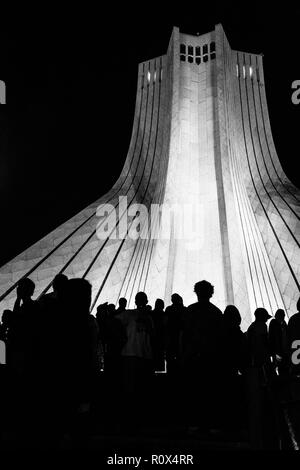 Iran Teheran - Luglio 27, 2018. La torre Azadi di Teheran la città è anche conosciuta come la libertà o Liberty Tower. (Photo credit: Gonzales foto - Malthe Ivarsson). Foto Stock