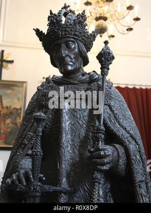 Frederich III (1415-1493). Imperatore del Sacro Romano Impero. Artisti: Sesselschreiber e Kšlderer,1523/24. Tomba di Massimiliano I. Innsbruck. Austria. Foto Stock